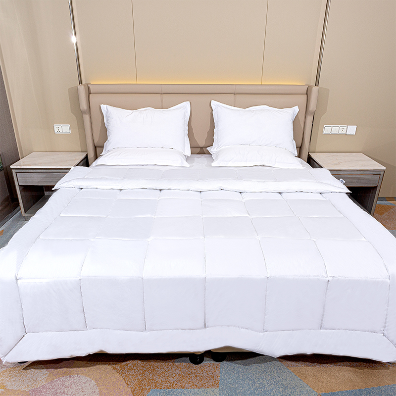 Bomullsskydd Lätt polyesterkomforte ， Ultra-mjuk duvet insats för varmt väder ， GRS återvunnet mikrofiber andningsbar säng täcke